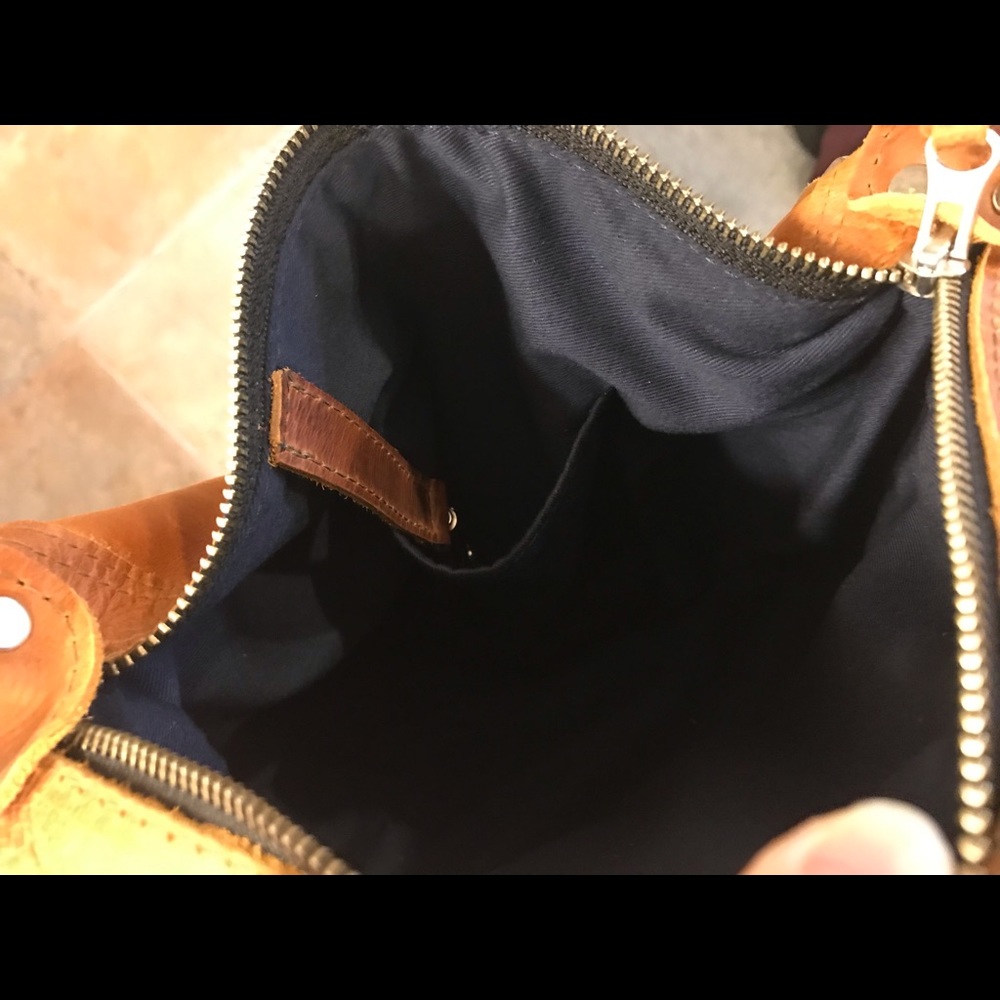 Maria’s Artisan Shop Rachel Crossbody Bag - Picture 4 of 8